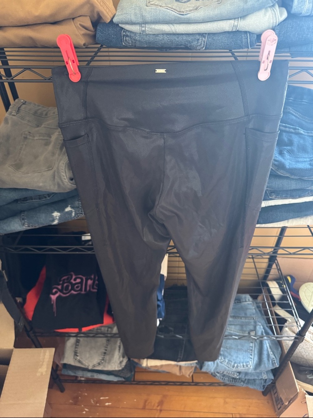 Women’s shiny leggings!